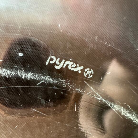 Vintage Pyrex Bowl Teardrop Thumbprint 10" Serving or Mixing - Picture 5 of 6